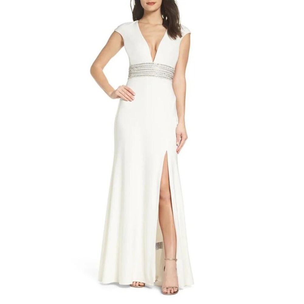 XSCAPE Rhinestone Embellished Waist Plunging Gown White 8